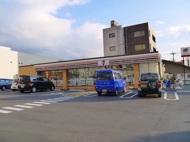 コンビニ　セブンイレブン 奈良八軒町店（コンビニ）まで367m
