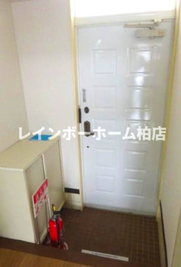 玄関　収納もある玄関です