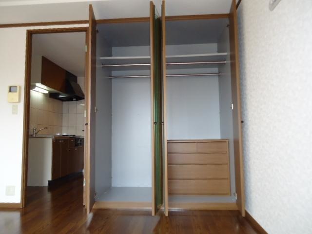 収納　クローゼット