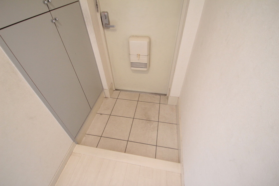 玄関　※別部屋の写真です