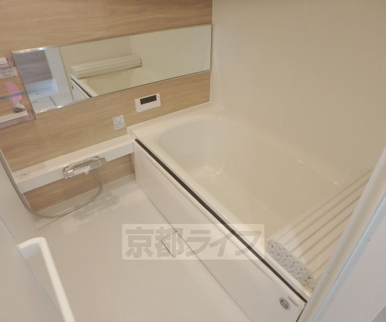 バス・シャワールーム　ゆったり浸かれるお風呂です。