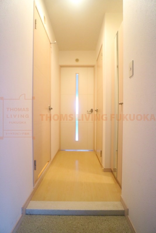 玄関　玄関　※別タイプ部屋参考写真