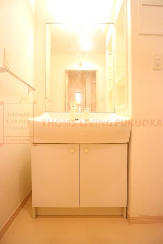 洗面設備　洗面所　※別タイプ部屋参考写真