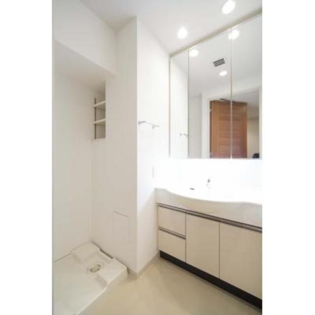洗面設備　※写真は同タイプ住戸です。?