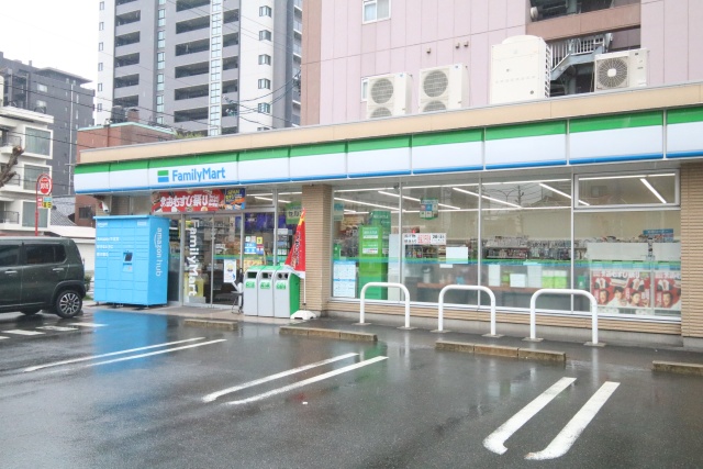 コンビニ　ファミリーマート 則武本通店（コンビニ）まで400m