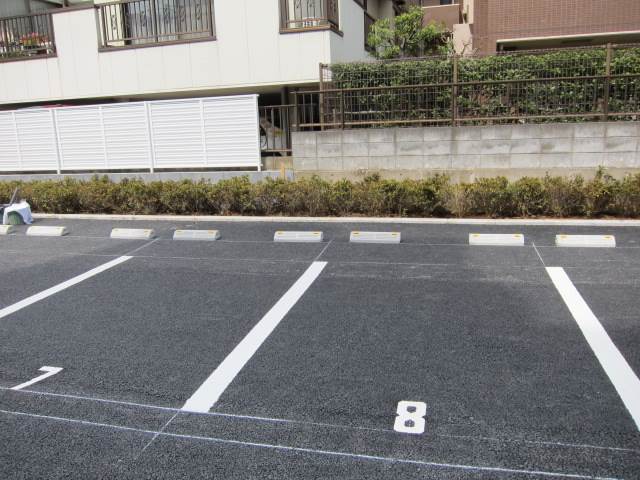 駐車場　駐車場