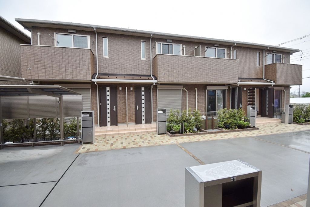 建物外観　エントランス