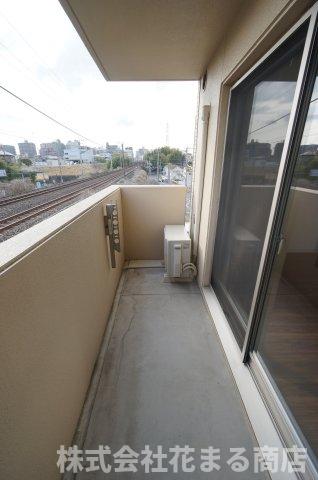 バルコニー　物件、駅でお待ち合わせでのご案内歓迎！