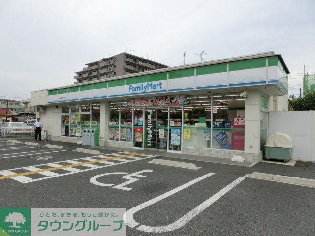 コンビニ　ファミリーマート（コンビニ）まで180m