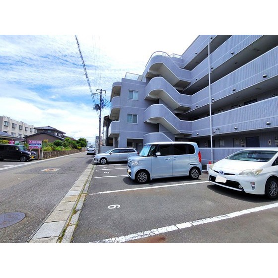 駐車場　敷地内駐車場