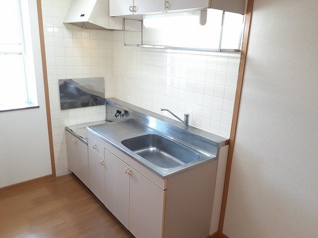 キッチン　コンパクトなキッチンで掃除もラクラク