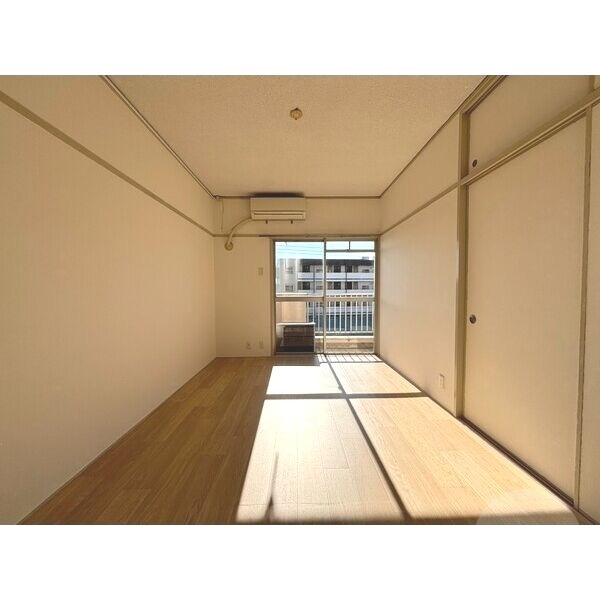居室・リビング　同タイプ別部屋の写真