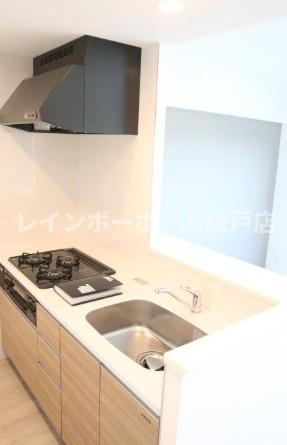 キッチン　コンパクトなキッチンで掃除もラクラク