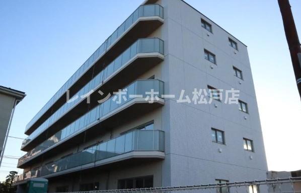 建物外観　外観は落ち着いています