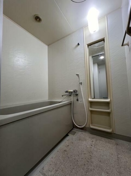 バス・シャワールーム　別部屋参考写真