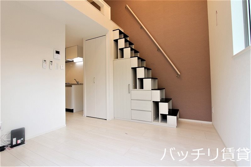 居室・リビング　同型タイプの為、現状を優先致します。