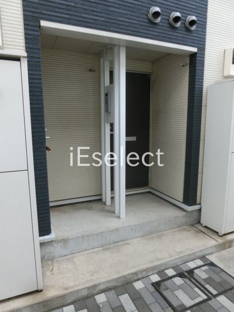 セキュリティ　来訪者の分かるインターホン付です。