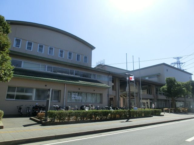 図書館　若葉図書館（図書館）まで980m