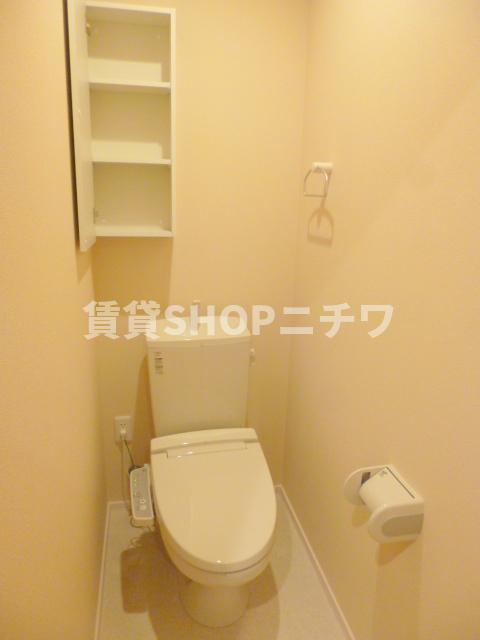 トイレ　☆収納もあるウォシュレット付きトイレ☆