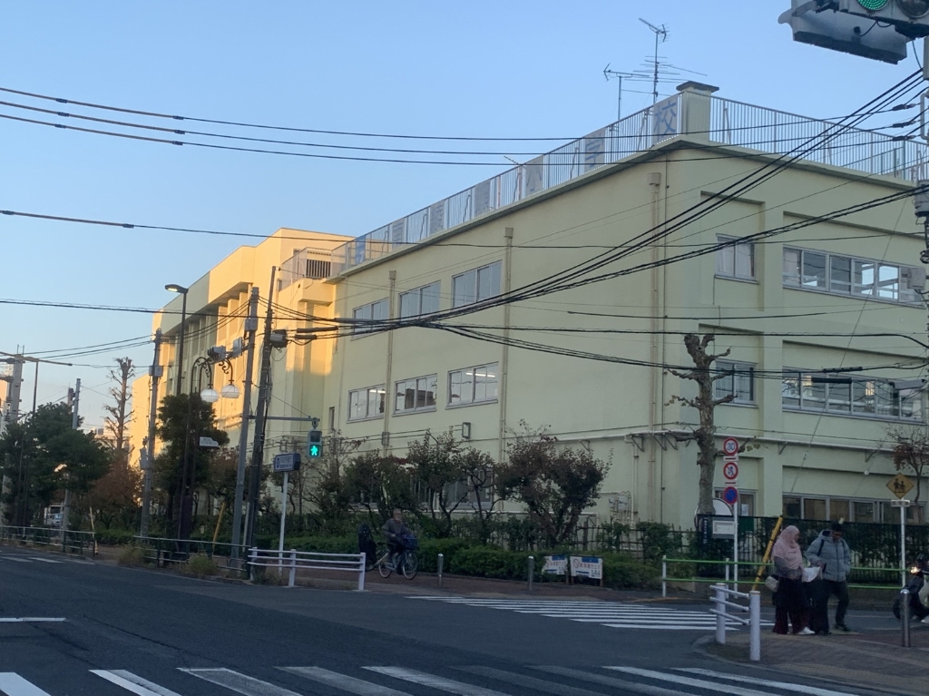 小学校　葛飾区立南綾瀬小学校（小学校）まで279m