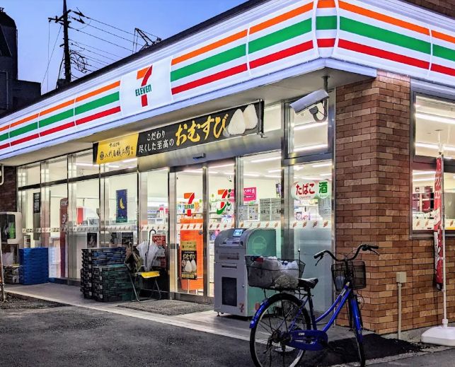 コンビニ　セブンイレブン葛飾亀有4丁目店（コンビニ）まで71m
