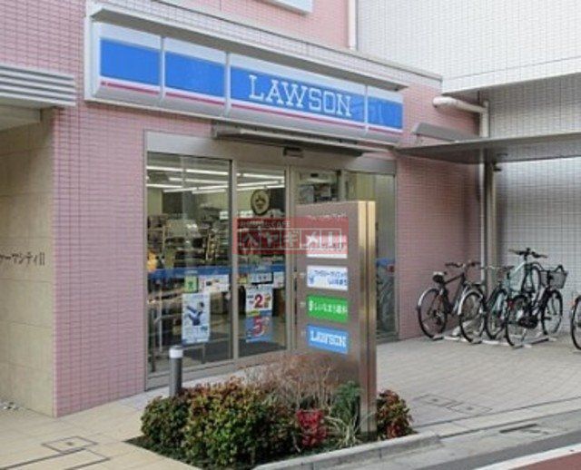 コンビニ　ローソン椎名町駅前店（コンビニ）まで194m