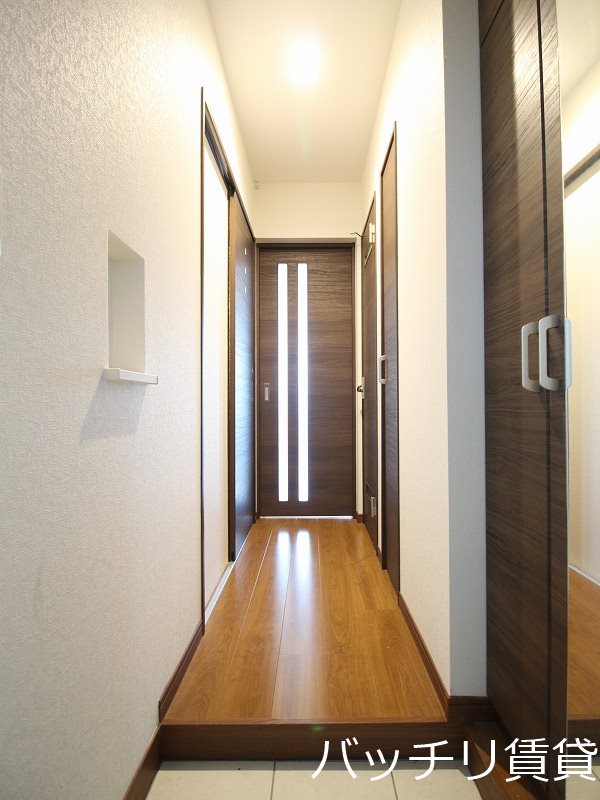 玄関　別号室の画像。現況優先