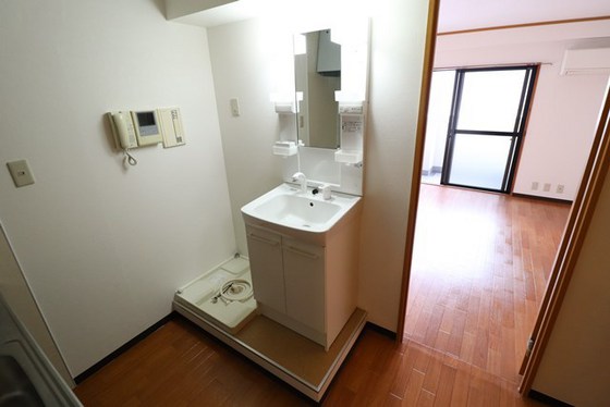 洗面設備　※別部屋の写真です。