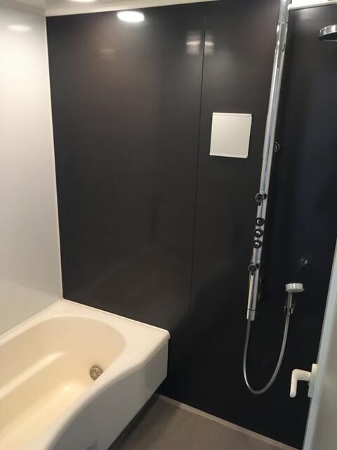 バス・シャワールーム　※別部屋参考写真