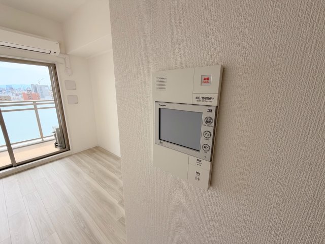 セキュリティ　TVモニターホンで来客が誰か確認してから開けて下さいね