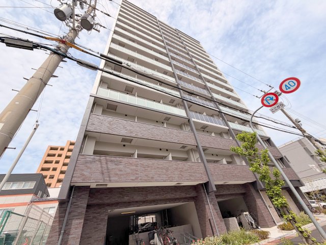 建物外観　存在感のある外観は落ちついた色合いで、堂々としていますね。