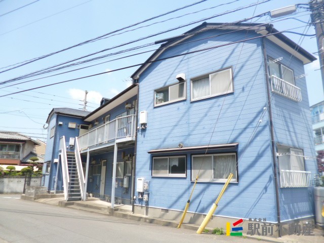 建物外観　ブルーの建物です！