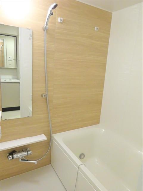バス・シャワールーム　※写真は同タイプ住戸です。