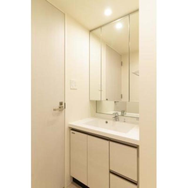 洗面設備　※写真は同タイプ住戸です。