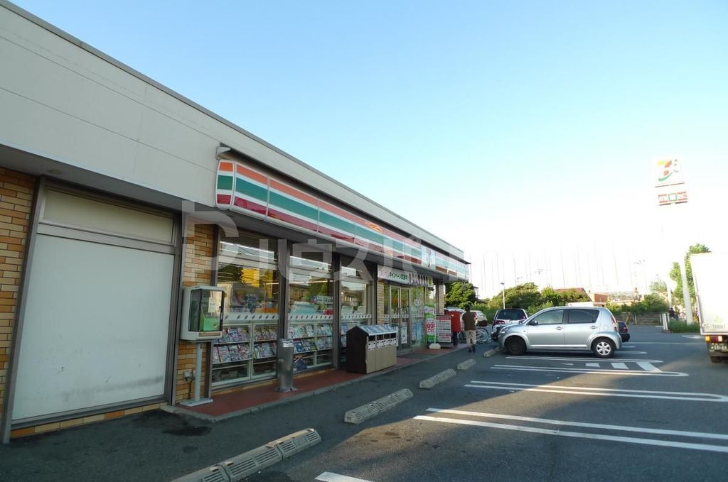 コンビニ　セブン-イレブン 流山青田店（コンビニ）まで520m