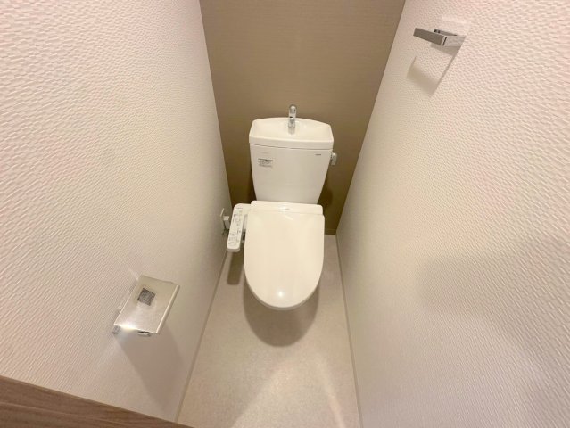 トイレ　綺麗なトイレにはウォシュレット標準装備です。