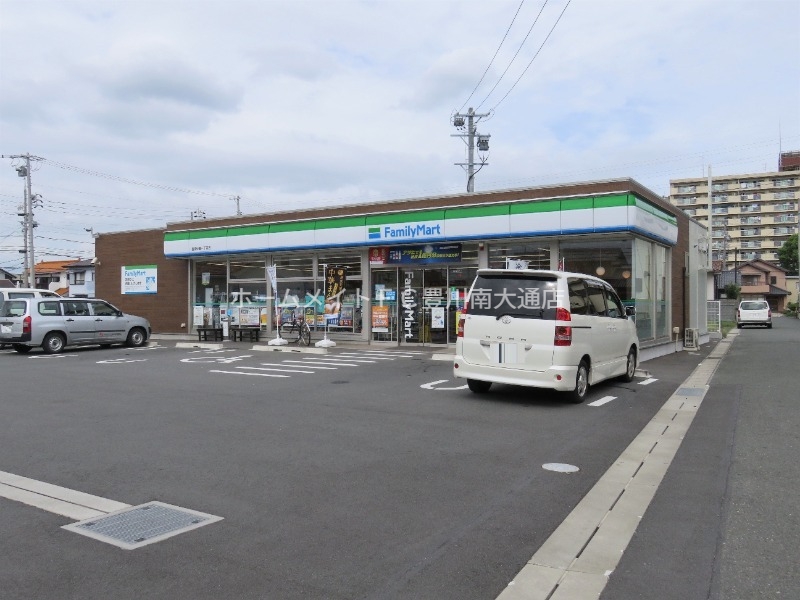 コンビニ　ファミリーマート豊橋佐藤一丁目店（コンビニ）まで502m