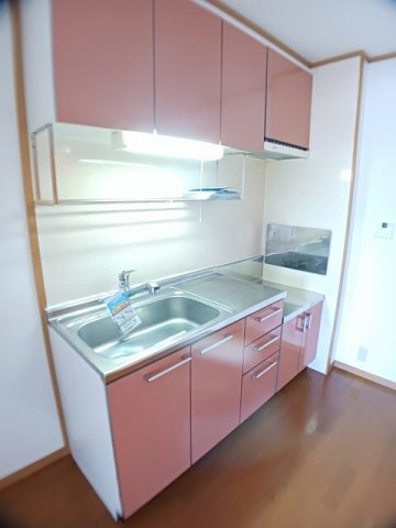 キッチン　コンパクトなキッチンで掃除もラクラク
