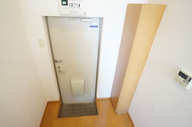 玄関　同型タイプ