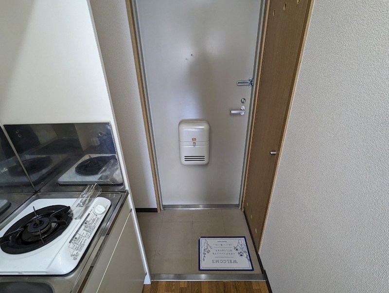 玄関　反転間取参照