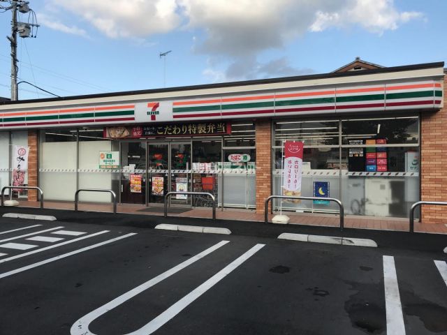 コンビニ　セブンイレブン 下館駅南口店（コンビニ）まで496m