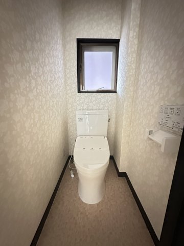 トイレ　別部屋写真参考