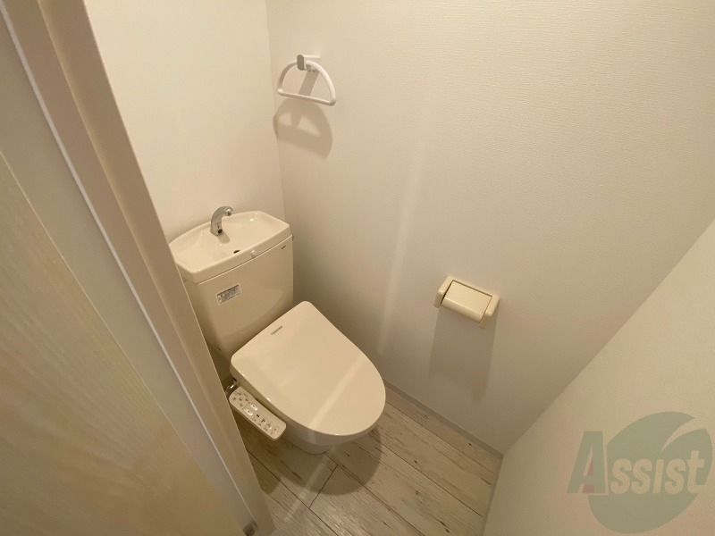 トイレ　こちらはトイレです。清潔感があり、安心して使用できます。