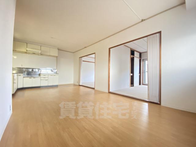 深草西浦住宅の居間写真