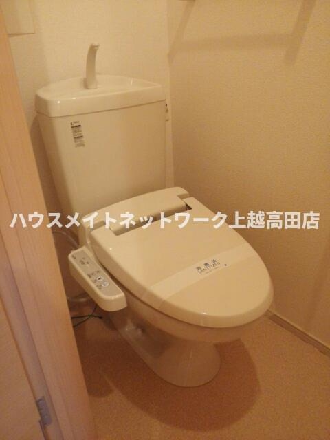 トイレ　温水洗浄暖房便座