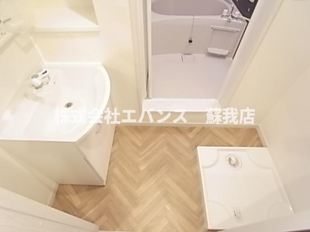 洗面設備　脱衣スペースもあります