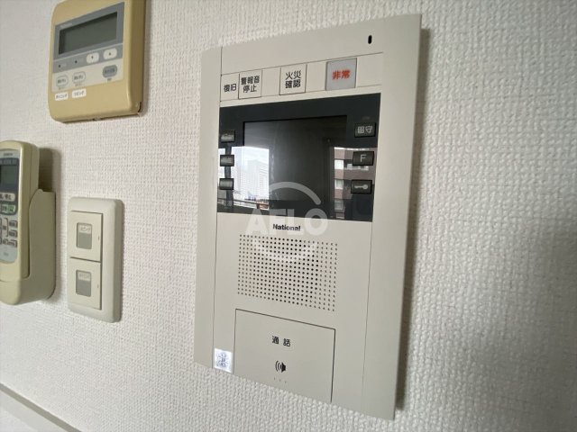 セキュリティ　ロイヤルパークス桃坂　TVモニター付きインターホン
