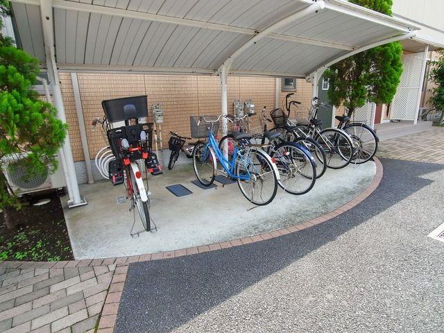 その他共有部分　♪屋根付駐輪場♪