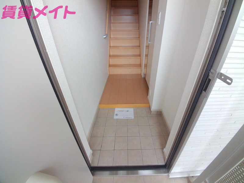 玄関　同タイプの画像です