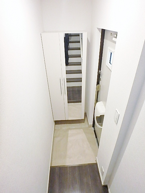 玄関　同じシルーズの参考写真です。